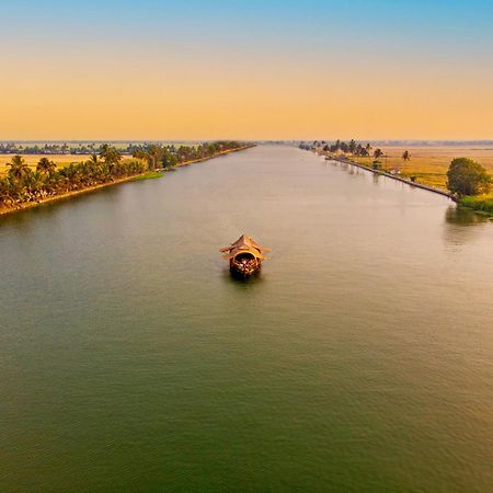 Spice Coast Cruises - Houseboat, A Cgh Earth Experience 호텔 Alappuzha 외부 사진