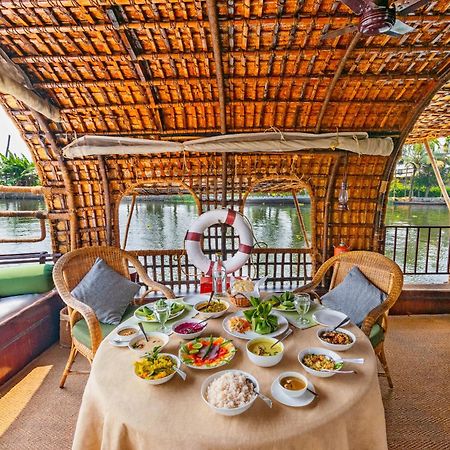 Spice Coast Cruises - Houseboat, A Cgh Earth Experience 호텔 Alappuzha 외부 사진