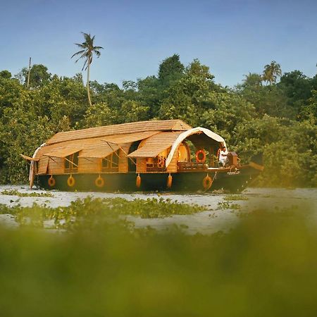 Spice Coast Cruises - Houseboat, A Cgh Earth Experience 호텔 Alappuzha 외부 사진