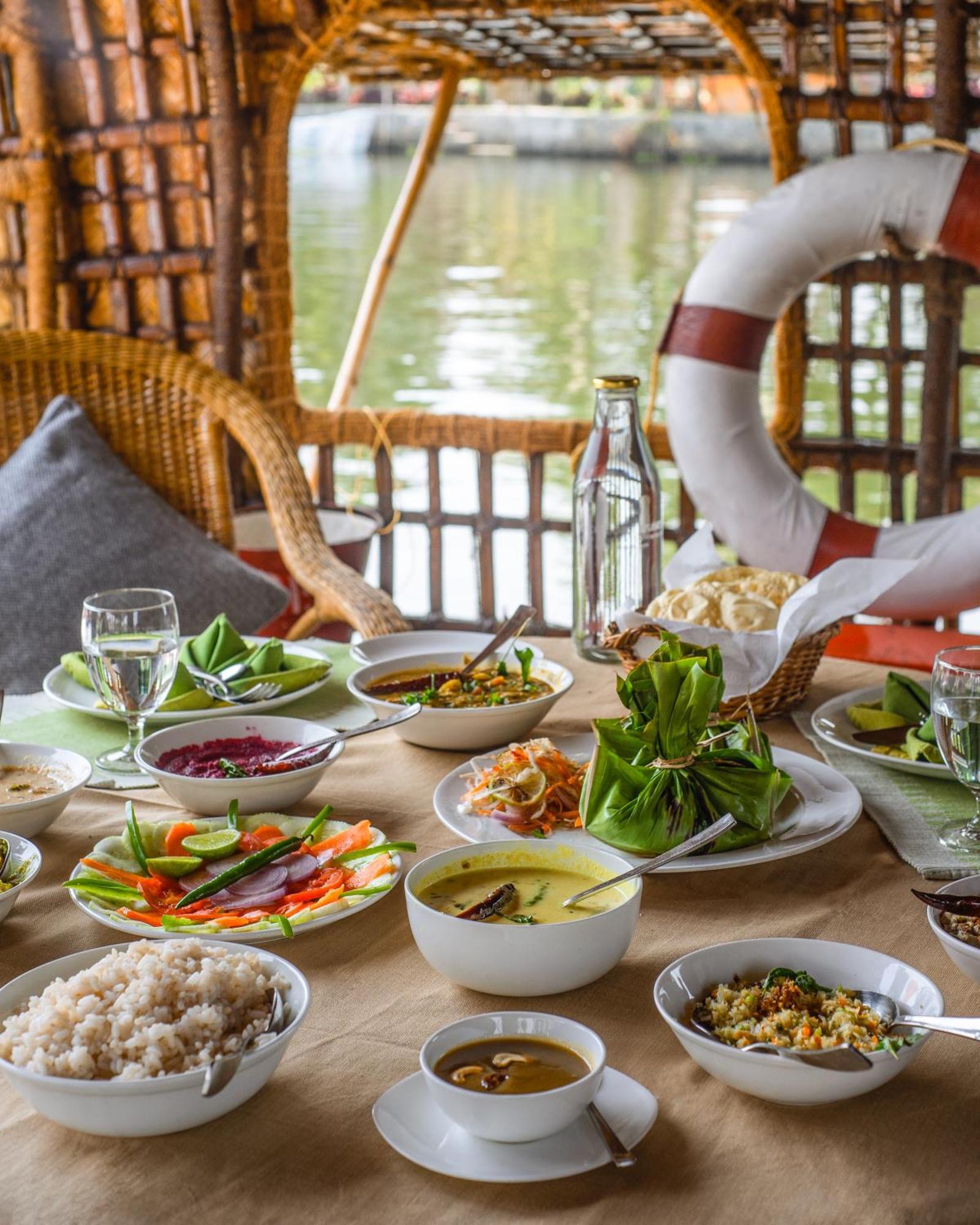 Spice Coast Cruises - Houseboat, A Cgh Earth Experience 호텔 Alappuzha 외부 사진