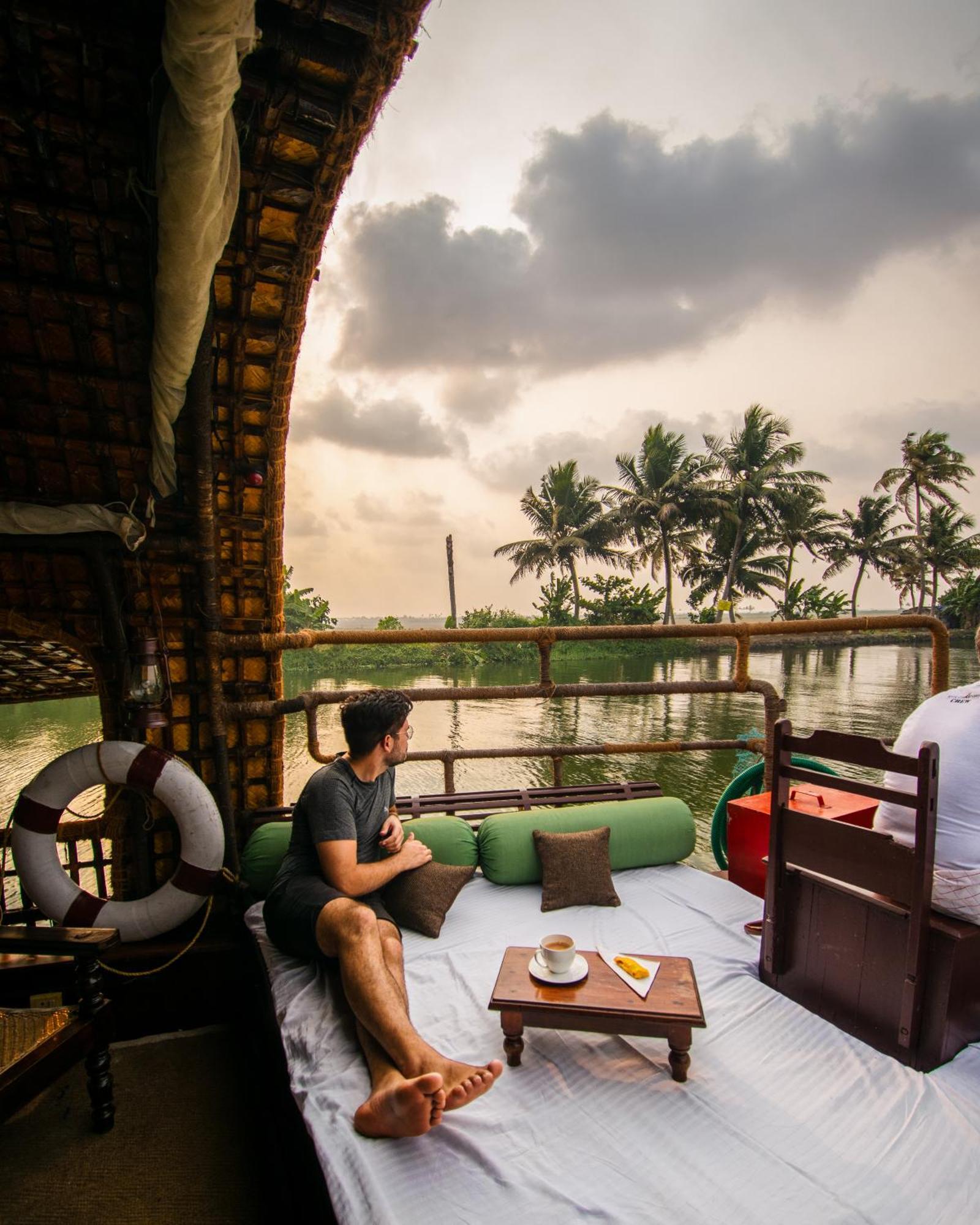 Spice Coast Cruises - Houseboat, A Cgh Earth Experience 호텔 Alappuzha 외부 사진