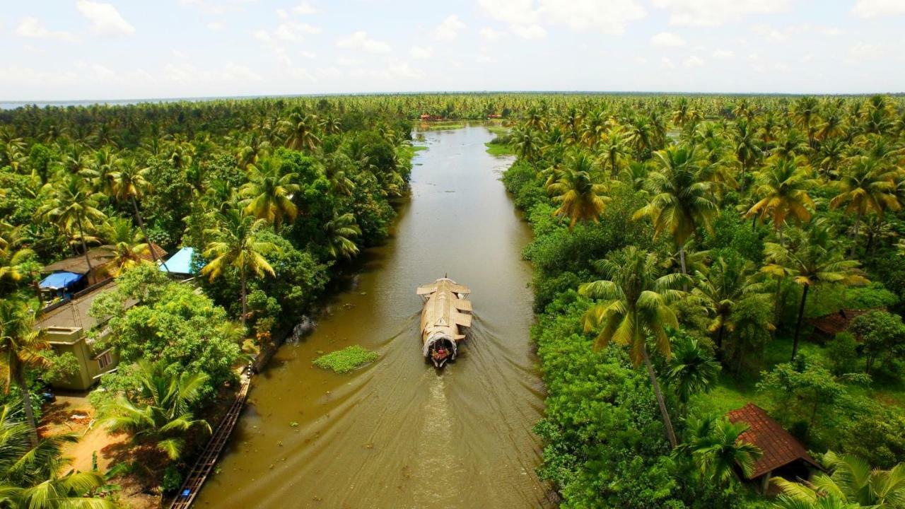 Spice Coast Cruises - Houseboat, A Cgh Earth Experience 호텔 Alappuzha 외부 사진