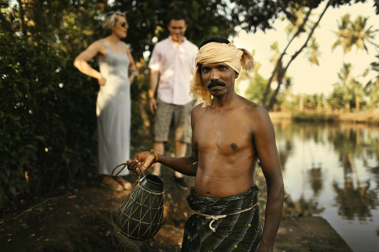 Spice Coast Cruises - Houseboat, A Cgh Earth Experience 호텔 Alappuzha 외부 사진