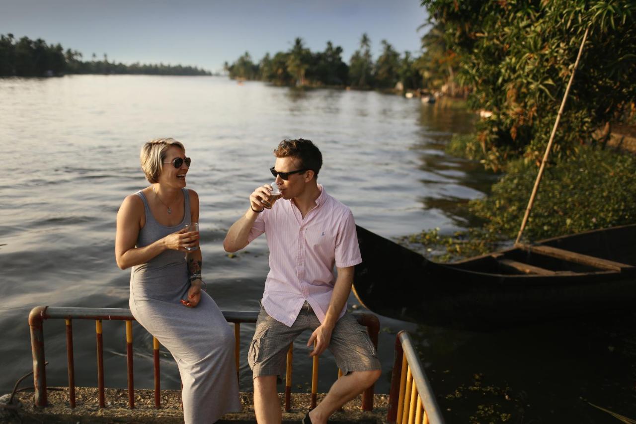 Spice Coast Cruises - Houseboat, A Cgh Earth Experience 호텔 Alappuzha 외부 사진