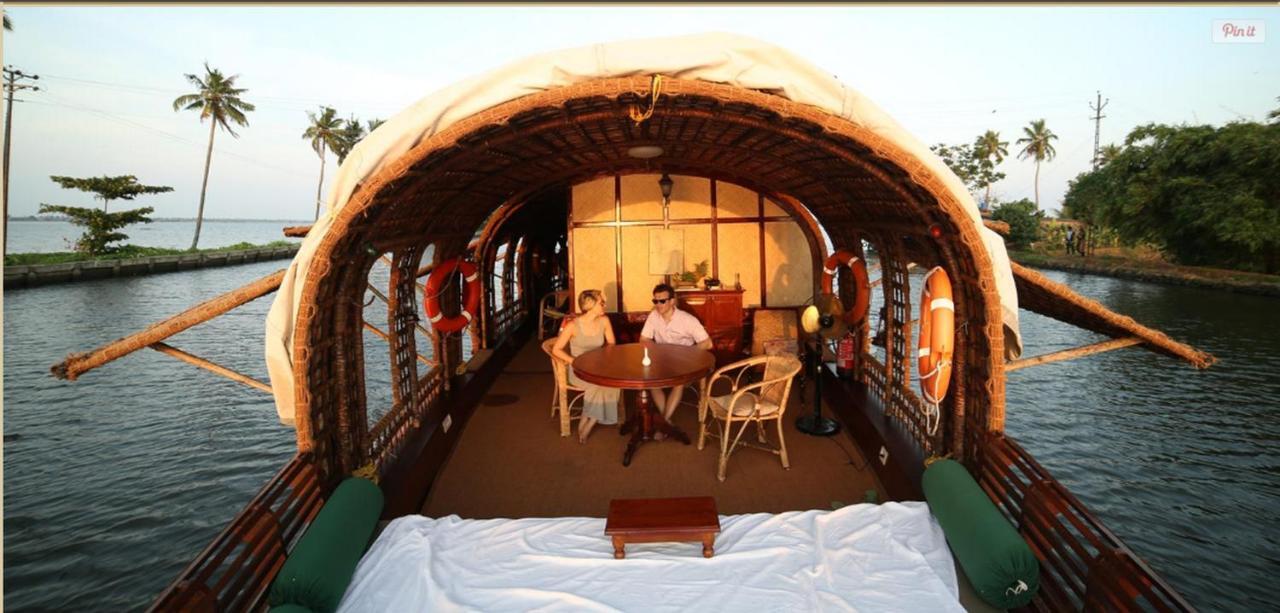Spice Coast Cruises - Houseboat, A Cgh Earth Experience 호텔 Alappuzha 외부 사진